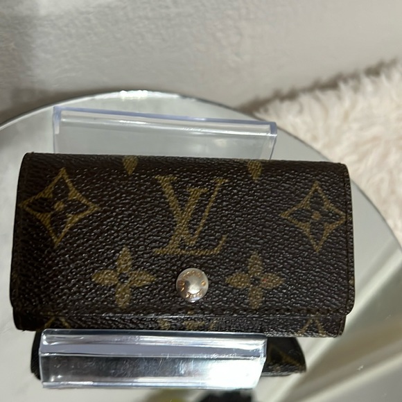 Authentic Louis Vuitton Excellent Preloved Condition Monogram 4 Key Holder - Picture 1 of 10
